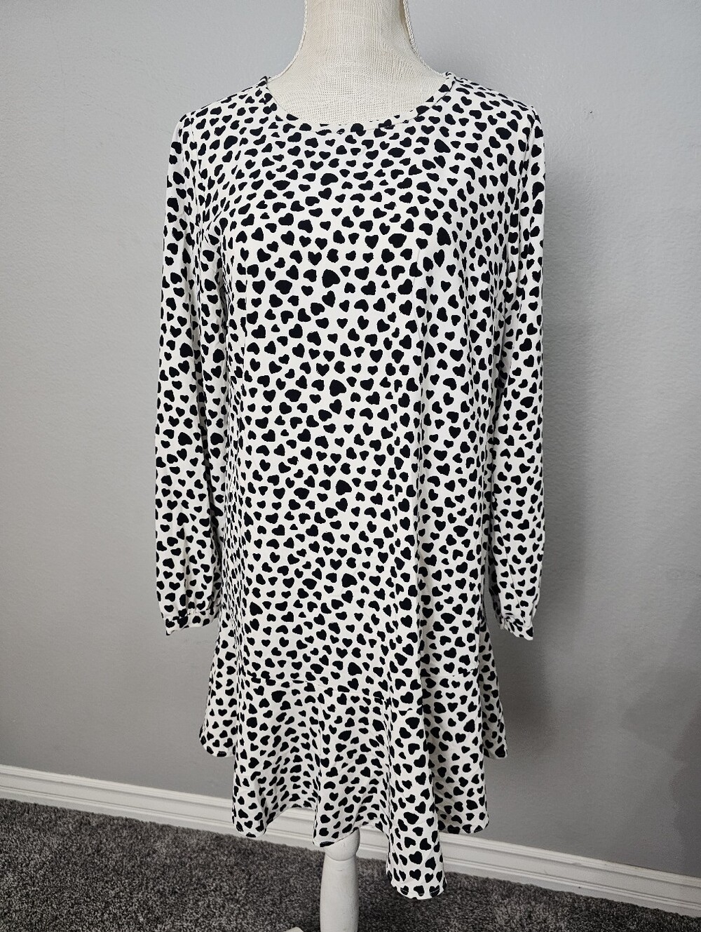 Loft Black And White Flounce Heart Shift Dress Size Small